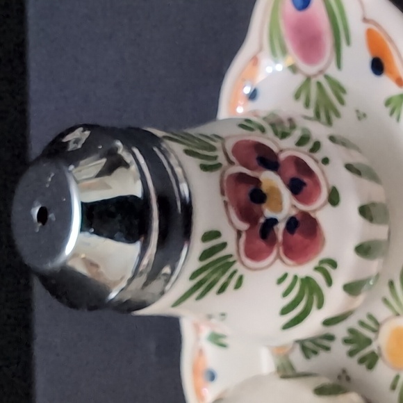 Vintage Delft Polychrome Set of Salt- Pepper Shakers with Tray. - Picture 3 of 10